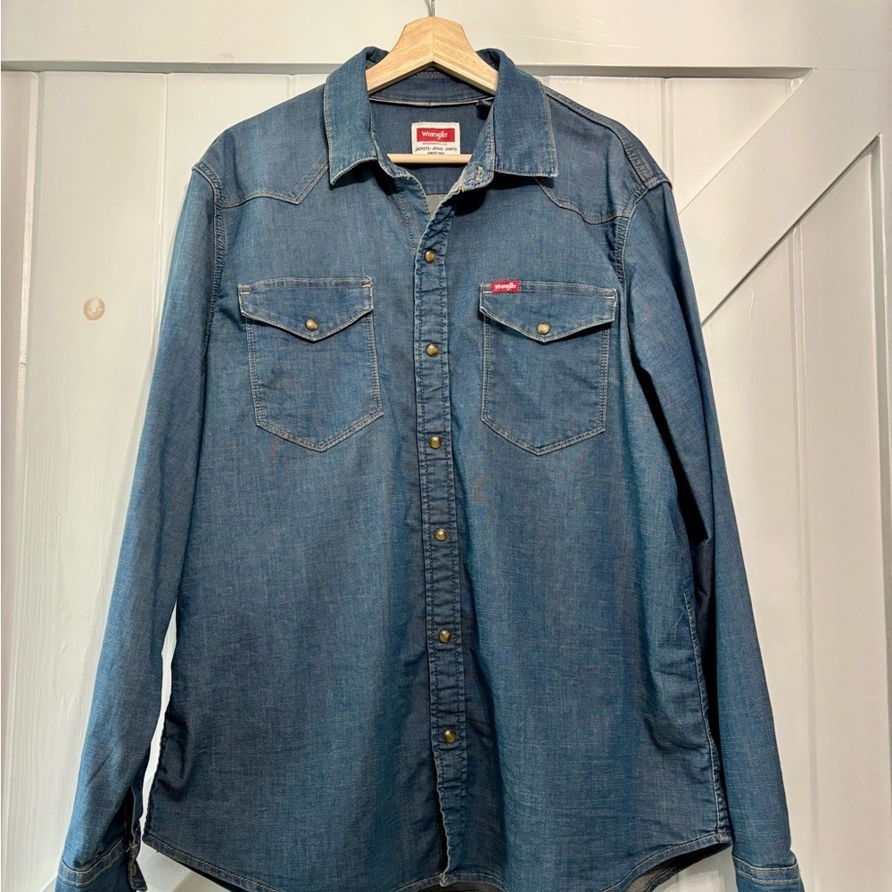 Wrangler Denim Button-Up Shirt Western Cowboy Men’s Large - Picture 3 of 9